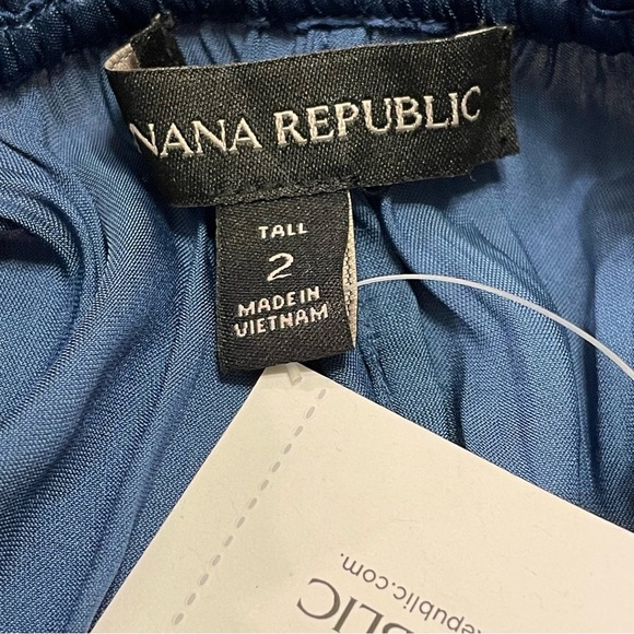 BANANA REPUBLIC Sleeveless Soft Satin Ruffled Dress in Indigo Fog Blue - Picture 4 of 5